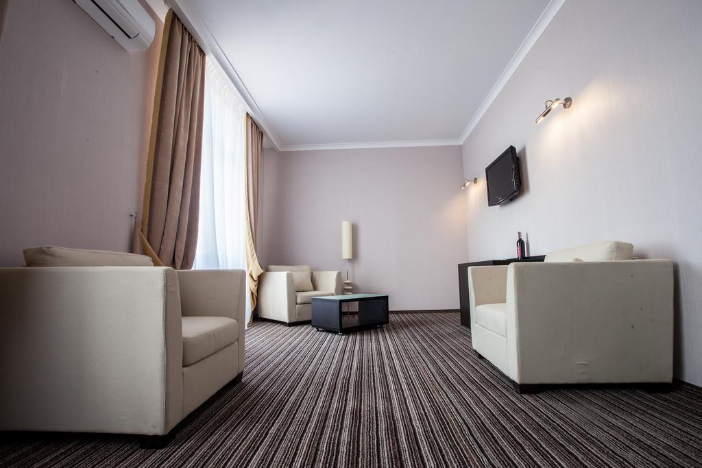 Hotel Reikartz Sumy Exterior foto